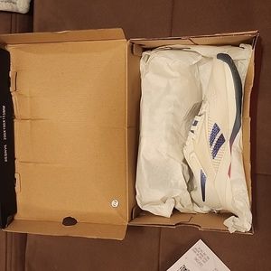 Reebok X4 BRAND NEW